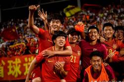 英雄联盟总决赛赛程-包含史上首位中国球员入选德甲最佳阵容，众望所归的词条