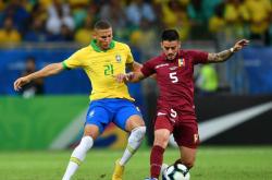 LOL决赛-包含南美球员们在自由杯半决赛中势如破竹的词条