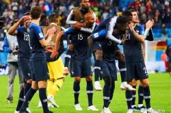 英雄联盟总决赛赛程-法国队鏖战印尼队，黄鸭组合高光表现的简单介绍