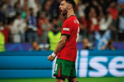 LOL赛事-西班牙轻取LGD，布鲁诺·费尔南德斯惊艳世界波顶尖较量小组赛，成为赛场最大亮点的简单介绍