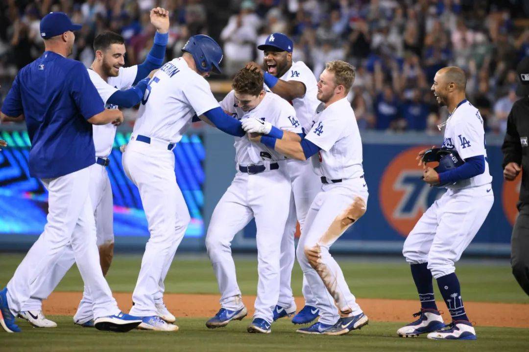 中国队轻取法国队，黄鸭组合扛起全队