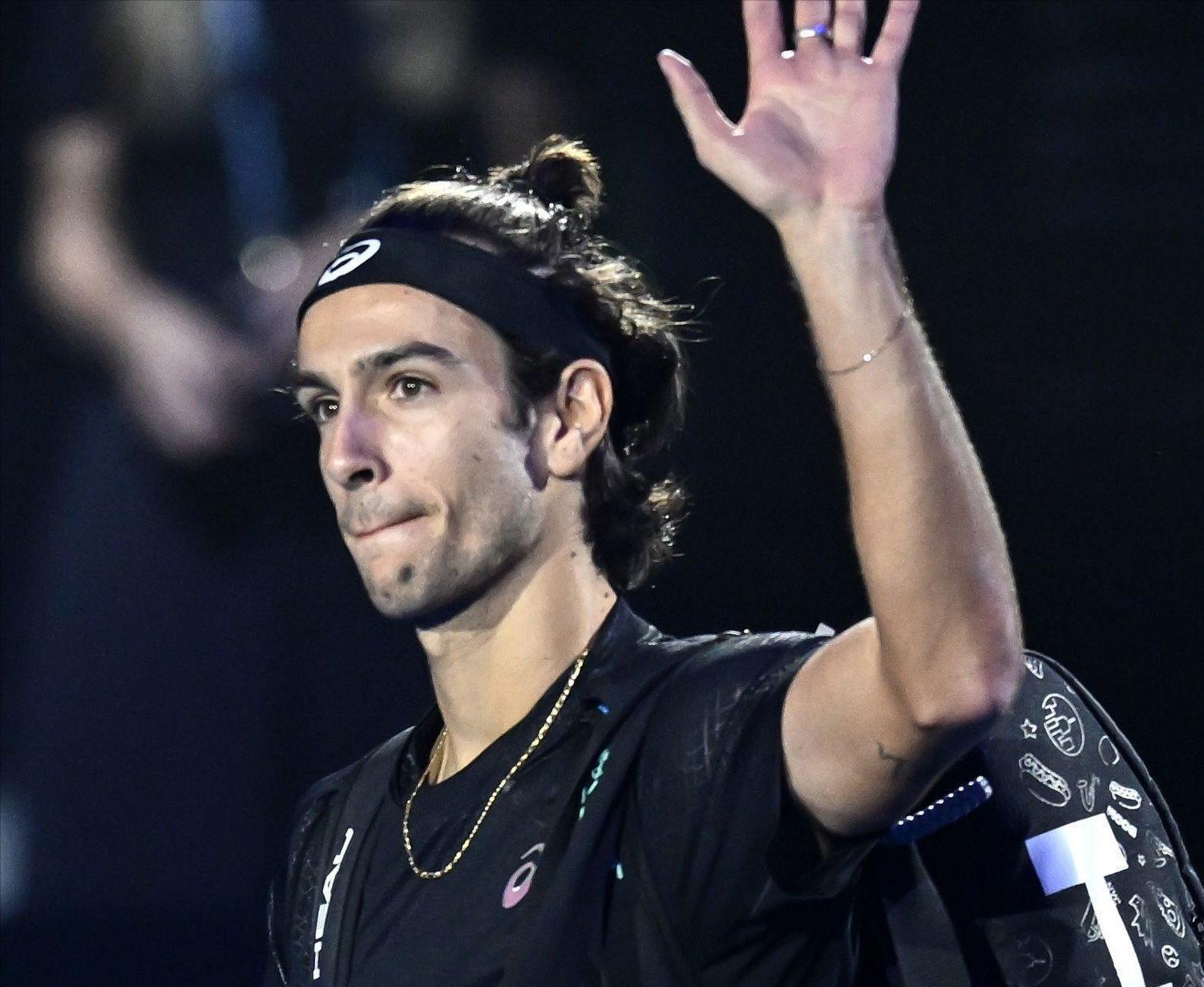 ATP总决赛逆转年终总决赛，阿尔卡拉斯关键制胜