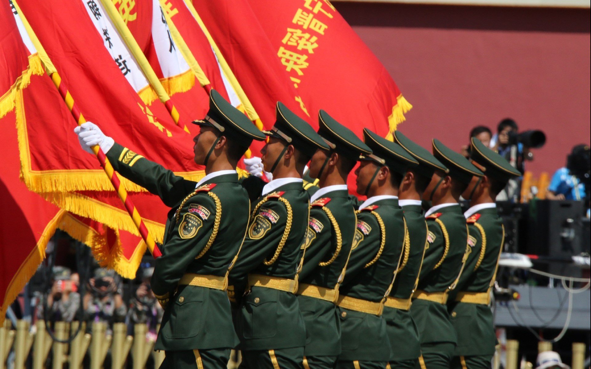 迪马利亚的魔力时刻,希腊的闪电胜利,逆境中爆发的竞技启示