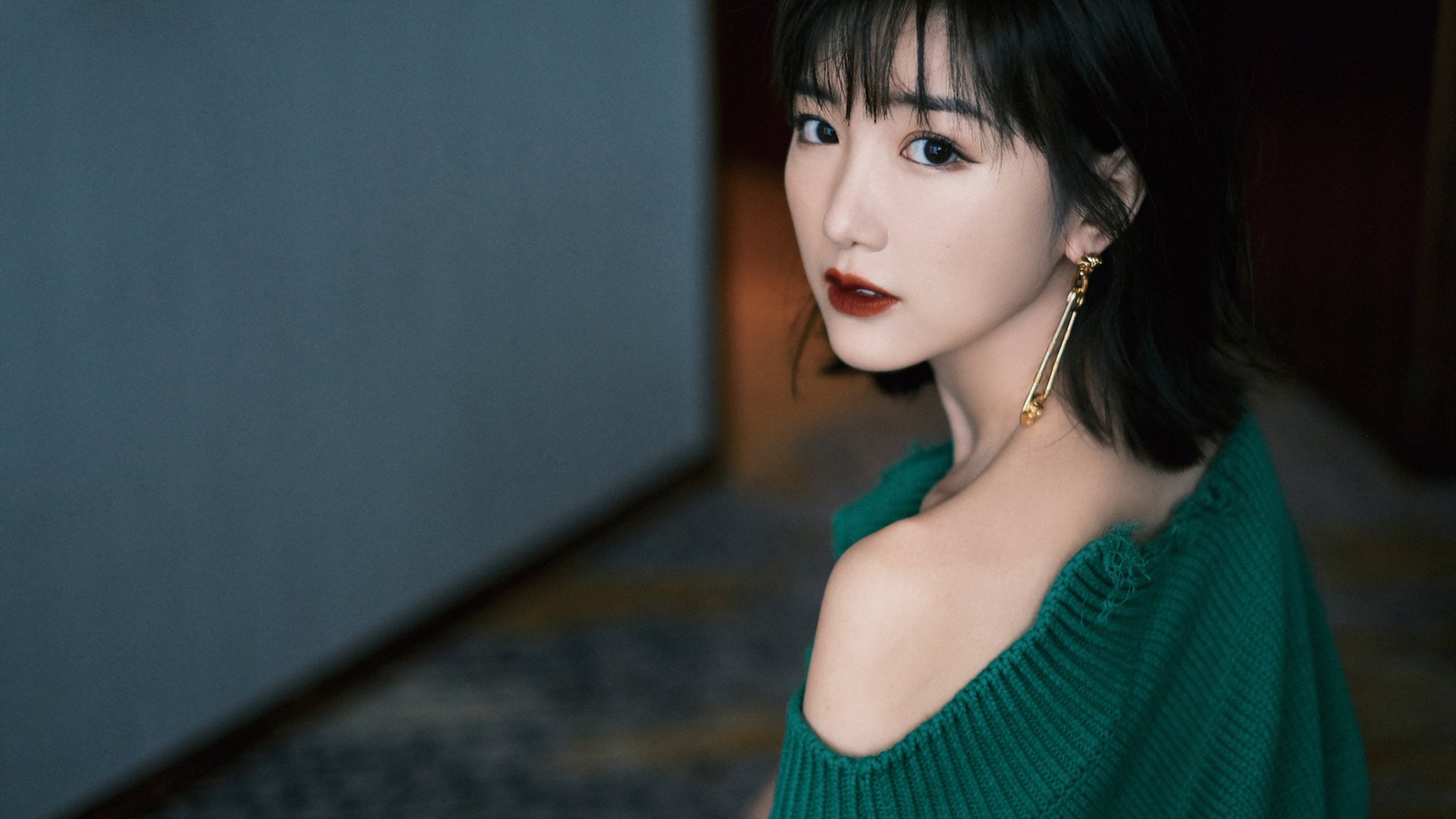 巨星的光芒与团队的影子，杜兰特狂飙难敌活塞铁血压制上海队