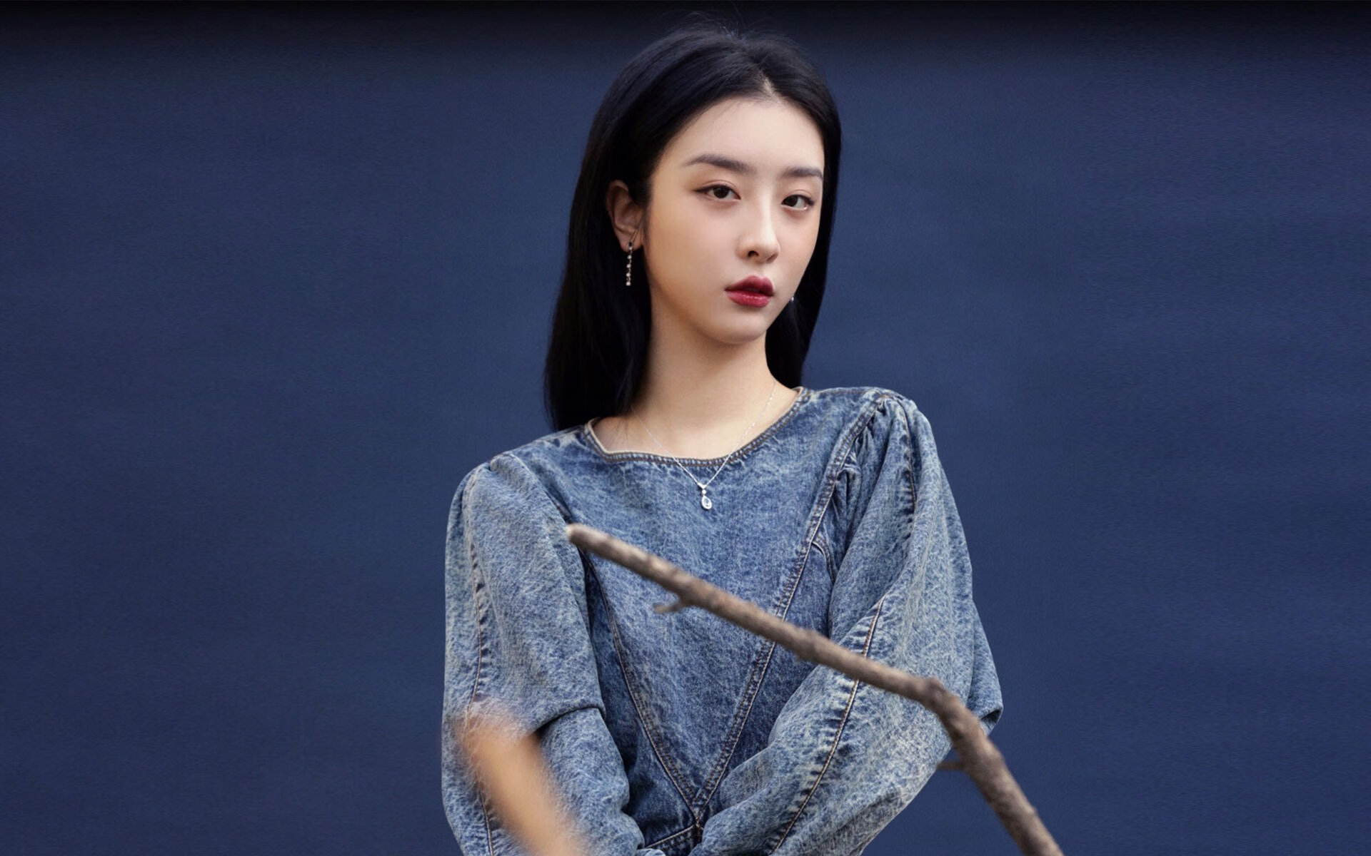 暗夜灯塔,斯通斯肩扛城池,于意甲烽火中铸就不朽篇章