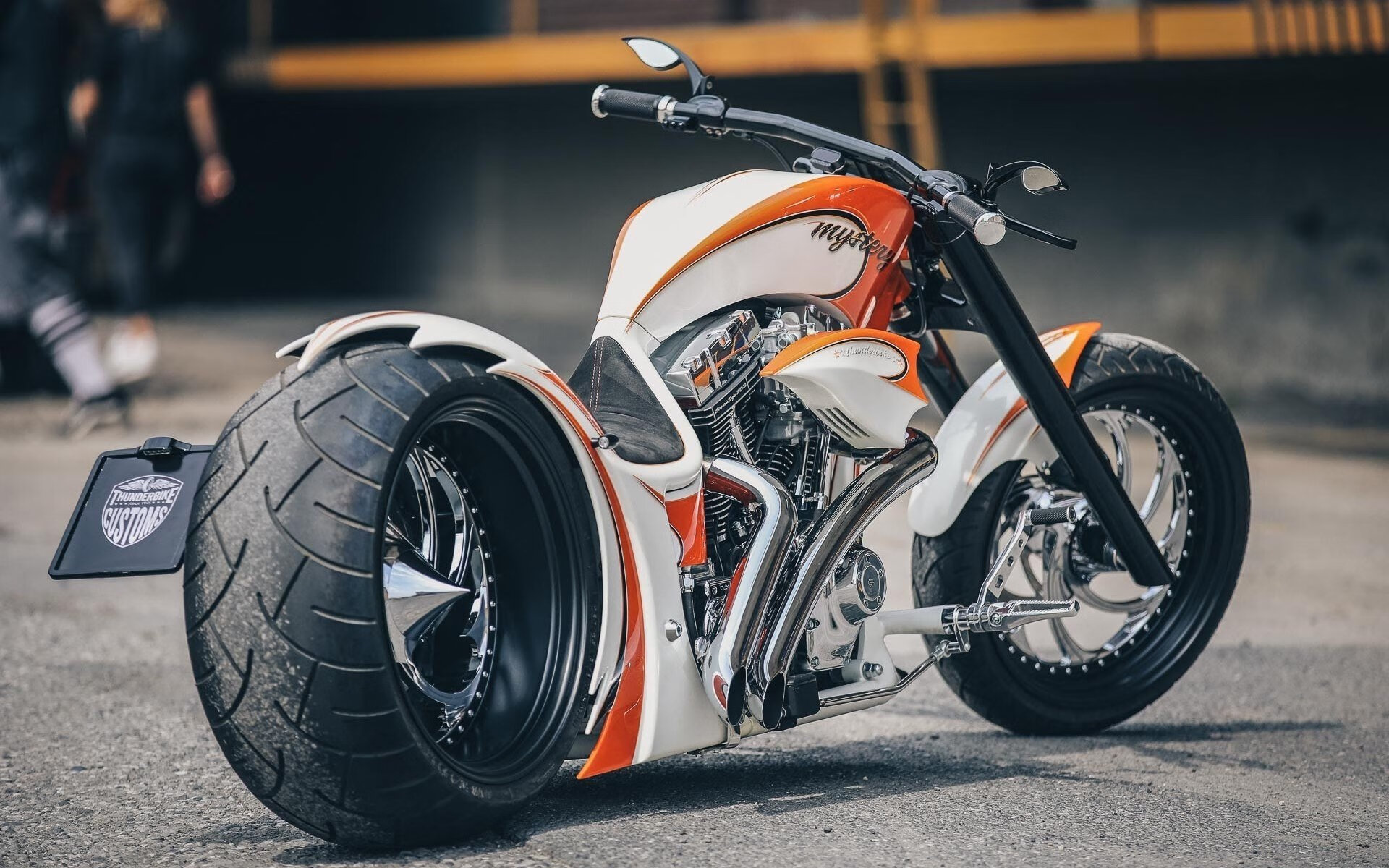 单日双赛，当阿根廷掀翻几内亚遇上凯恩接管F1冠军战